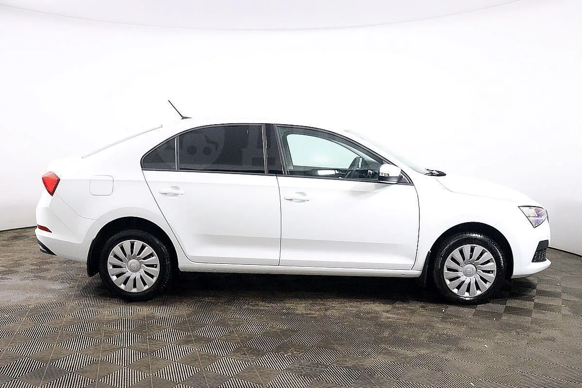 Skoda Rapid Image 4