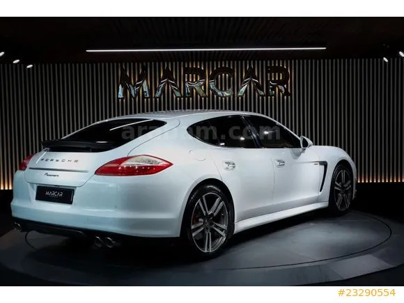 Porsche Panamera Image 2